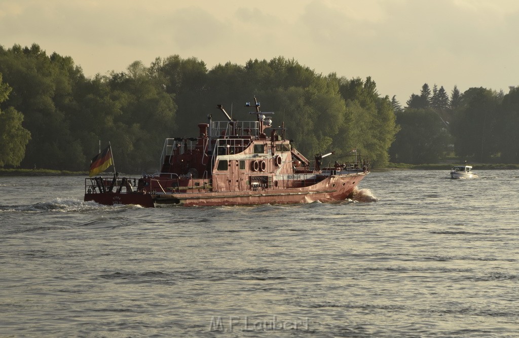 PRhein Koeln Porz Ensen Schwimmer untergegangen P171.JPG - Miklos Laubert